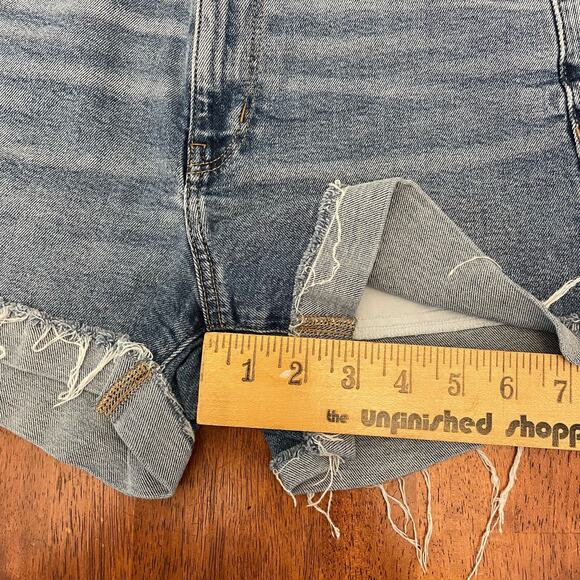 American Eagle AE Stretch Denim Mom Shorts Cut Off Cuff Medium Wash Women's 6 - Picture 14 of 15